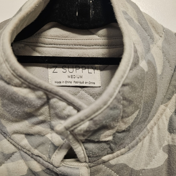Z Supply Maya Quilted Jacket Coat Camo Medium - Picture 3 of 5